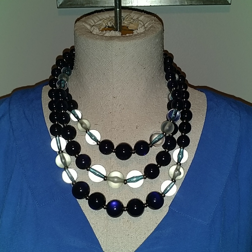 Chunky necklace.